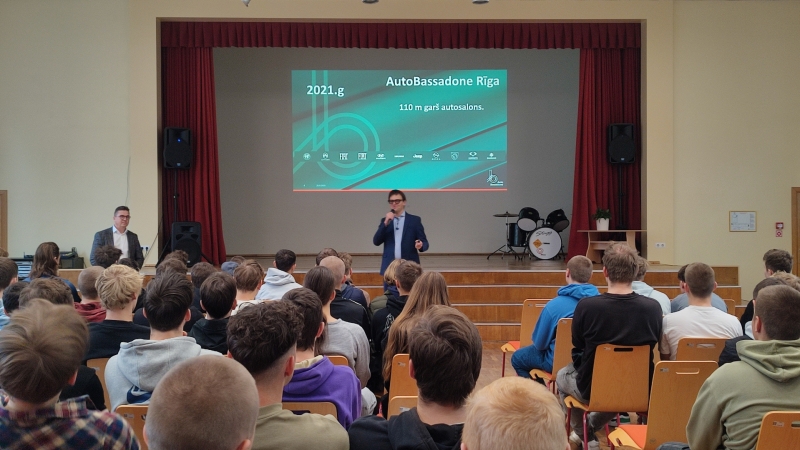 SIA “Auto Bassadone" lekcija - studenti zālē