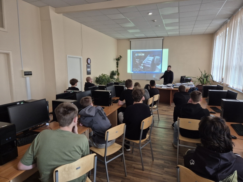 SIA EXIGUM uzņēmuma prezentācija_ studenti lekcijā