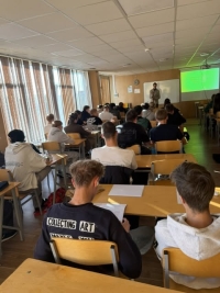Dzejnieks Roberts Vilsons viesojās Rīgas Tehniskajā koledžā