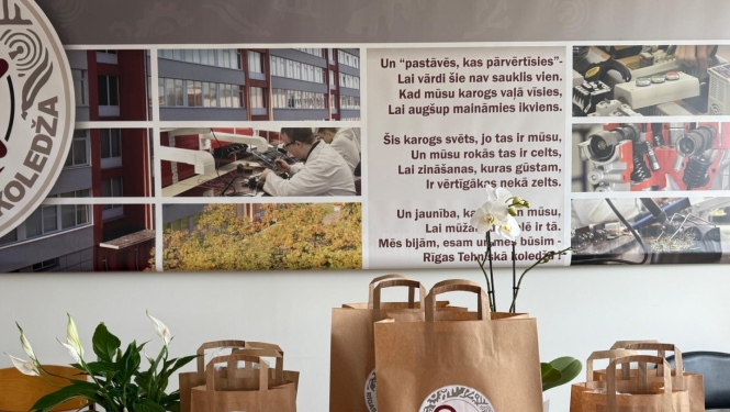 Dāvanas par Soļo par savu skolu