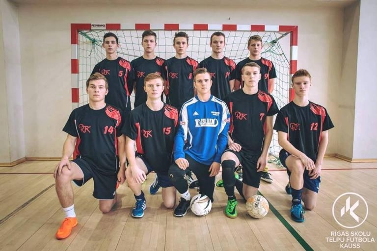 RTK izlases dalība - Rīgas skolu telpu futbola kausā 2017 - Foto 15
