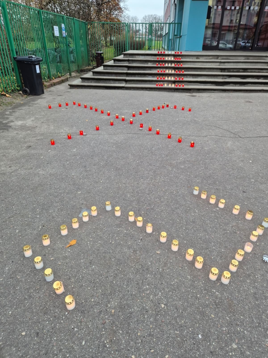 11.novembris Lāčplēša diena Rīgas Tehniskā koledža , pieminam Latvijas brīvības cīnītājus, aizdedzinot svecītes! - Foto 8