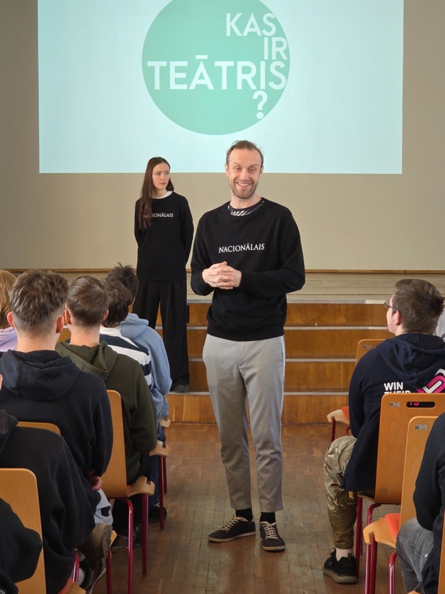 Latvijas Nacionālā teātra aktieris Uldis Siliņš, Madara Reijere un Kārlis Reijers - Foto 4