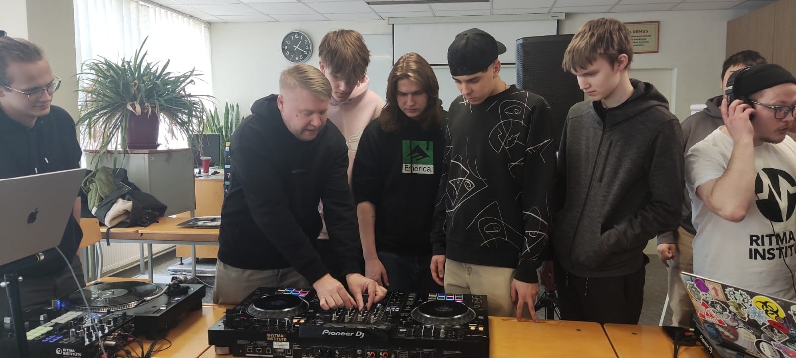 DJ radošā darbnīca - Foto 1