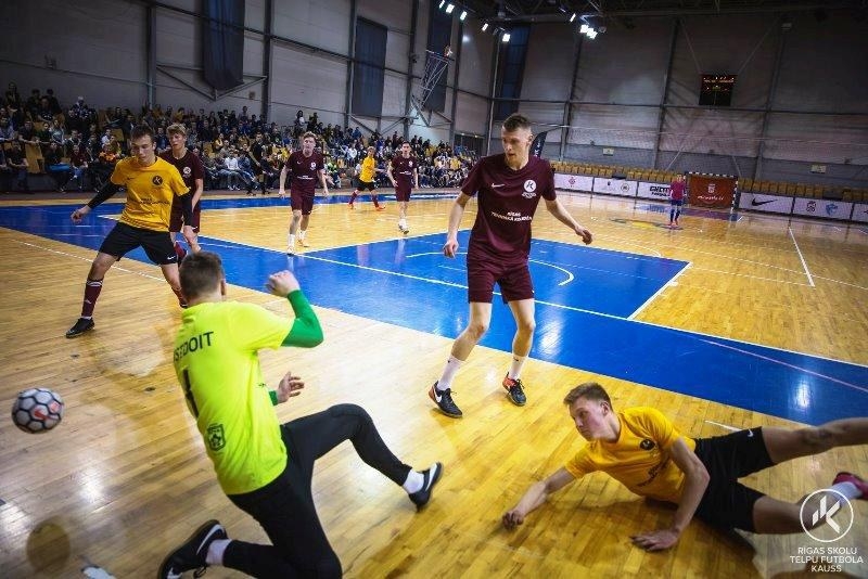 2. vieta Rīgas skolu telpu futbola kausā 2018 - Foto 10