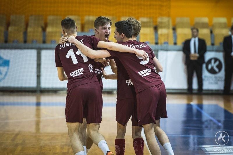 2. vieta Rīgas skolu telpu futbola kausā 2018 - Foto 9