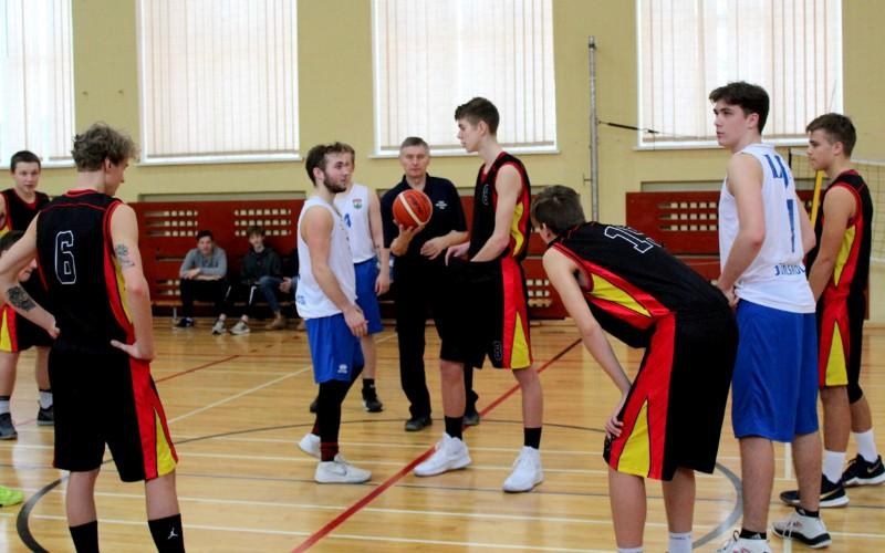 1. vieta Latvijā AMI sacensībās basketbolā - Foto 10