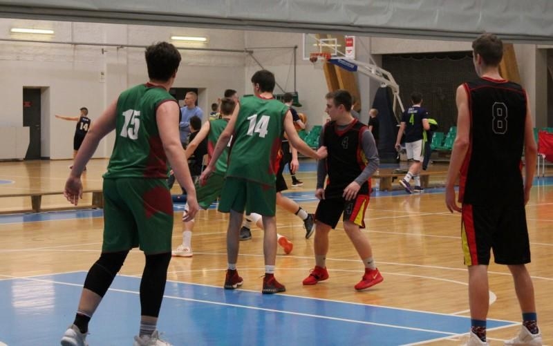 1. vieta Latvijā AMI sacensībās basketbolā - Foto 2