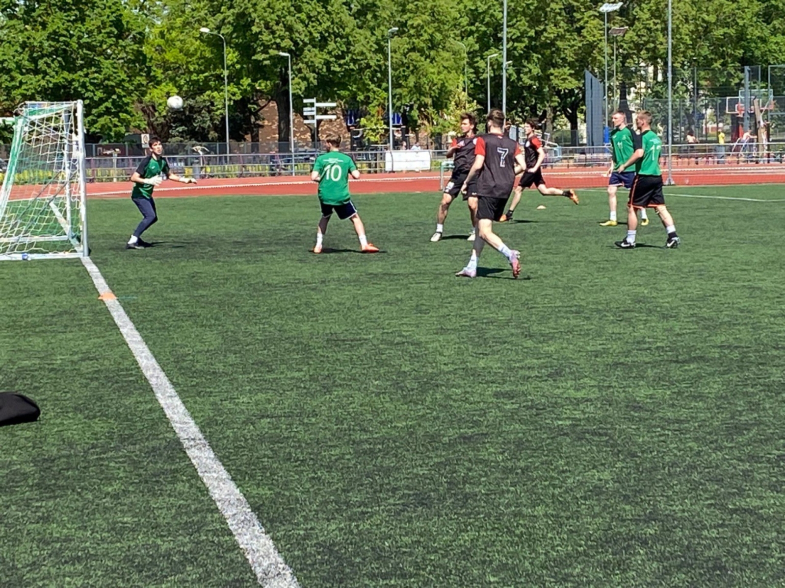 1.vieta Latvijas republikas sacesībās futbolā. - Foto 3