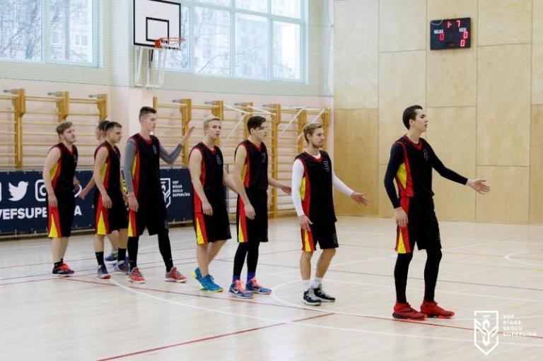 Rīgas Tehniskās koledžas dalība VEF Rīgas skolu superlīgā 2016 - Foto 3