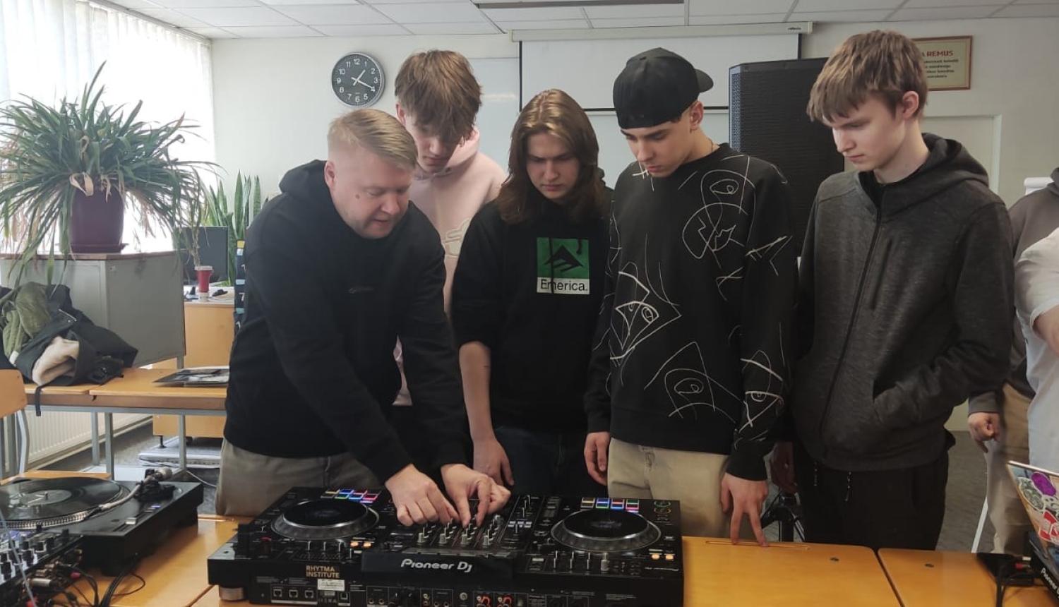 DJ radošās darbnīcās