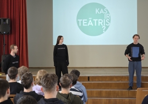 Latvijas Nacionālā teātra aktieris Uldis Siliņš, Madara Reijere un Kārlis Reijers - Foto 3