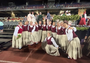 Jauniešu deju kolektīvs Mazais Ritenītis - Foto 4