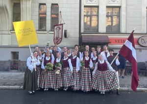Jauniešu deju kolektīvs Mazais Ritenītis - Foto 3