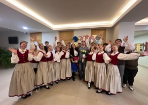 Jauniešu deju kolektīvs Mazais Ritenītis - Foto 1