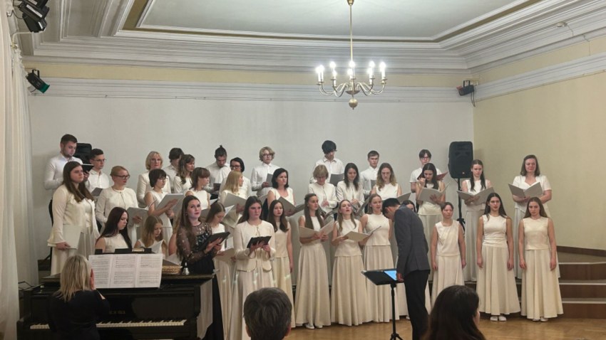 Koncerts "Mīļais Valentīns, dziedošais Valentīns" Skolēnu pilī 2024