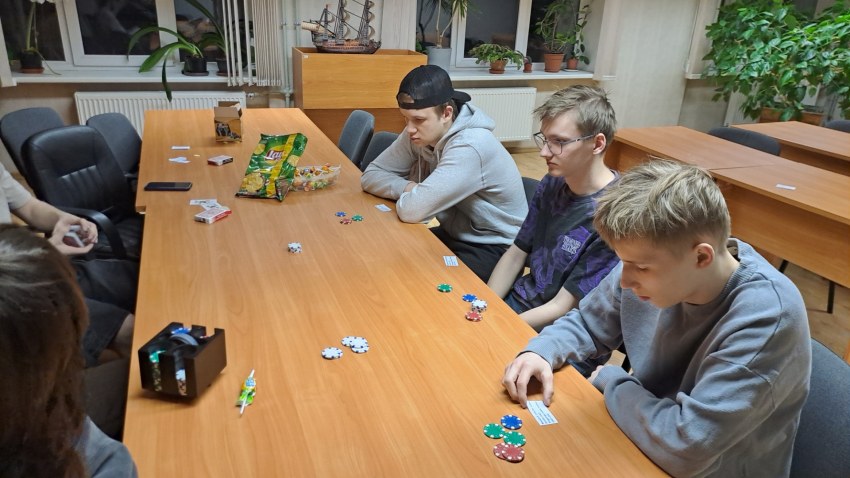 Galda spēļu vakars DV