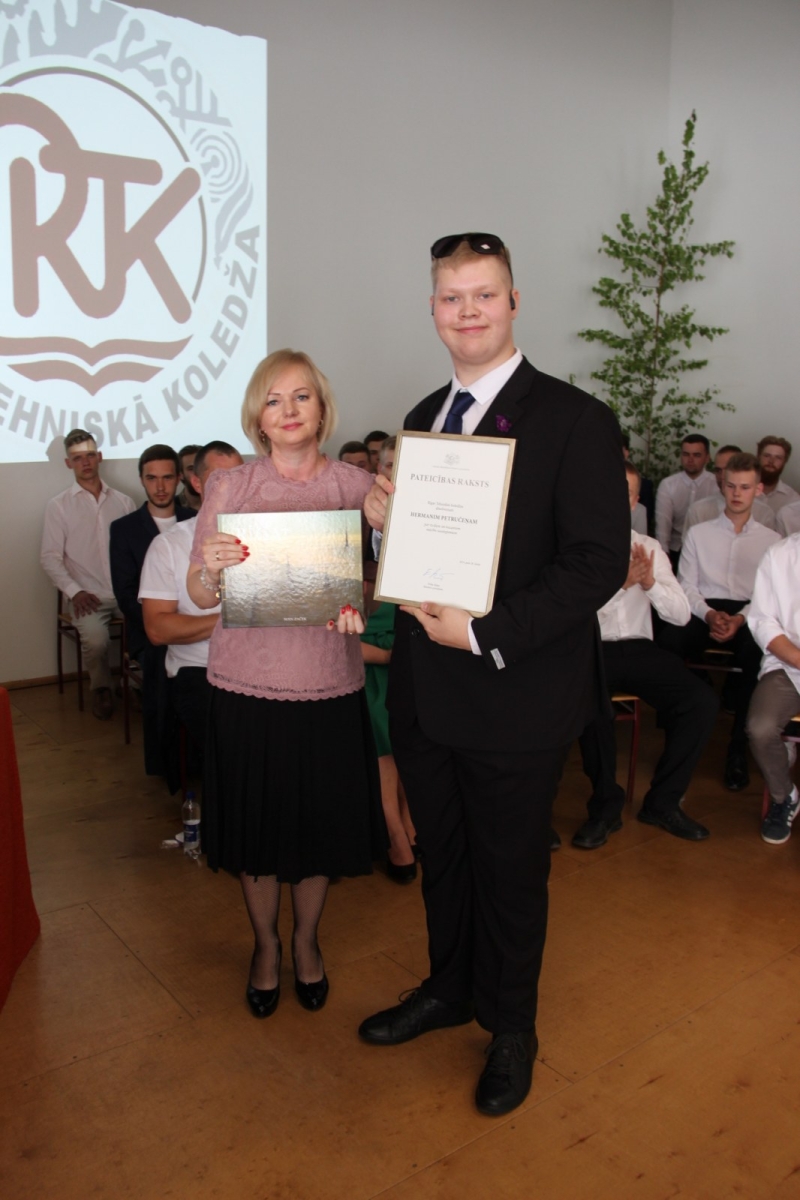 Audzēkņu izlaidums 11:00 - Foto 101