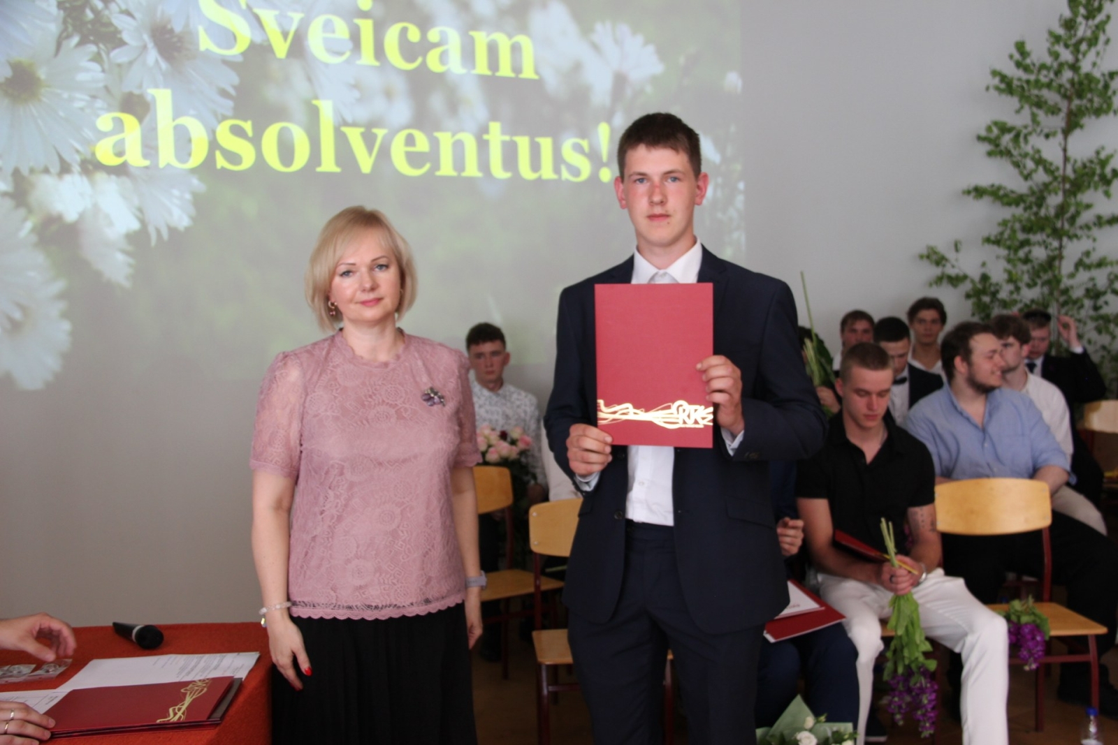 Audzēkņu izlaidums 11:00 - Foto 95