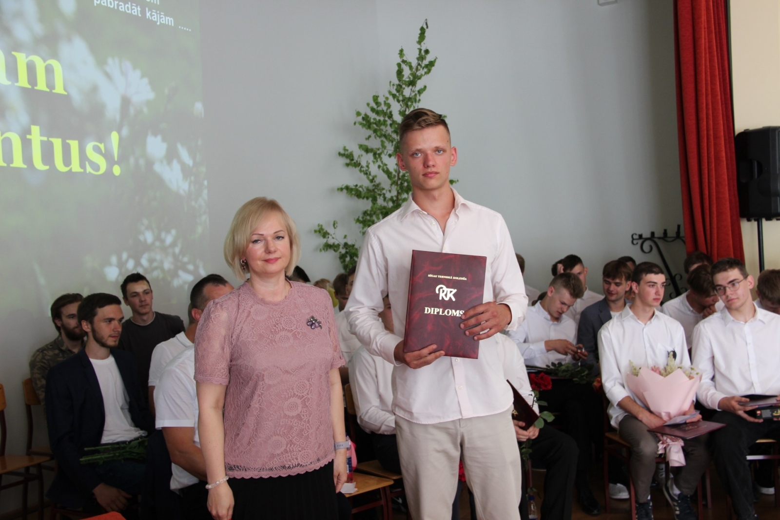 Audzēkņu izlaidums 11:00 - Foto 82