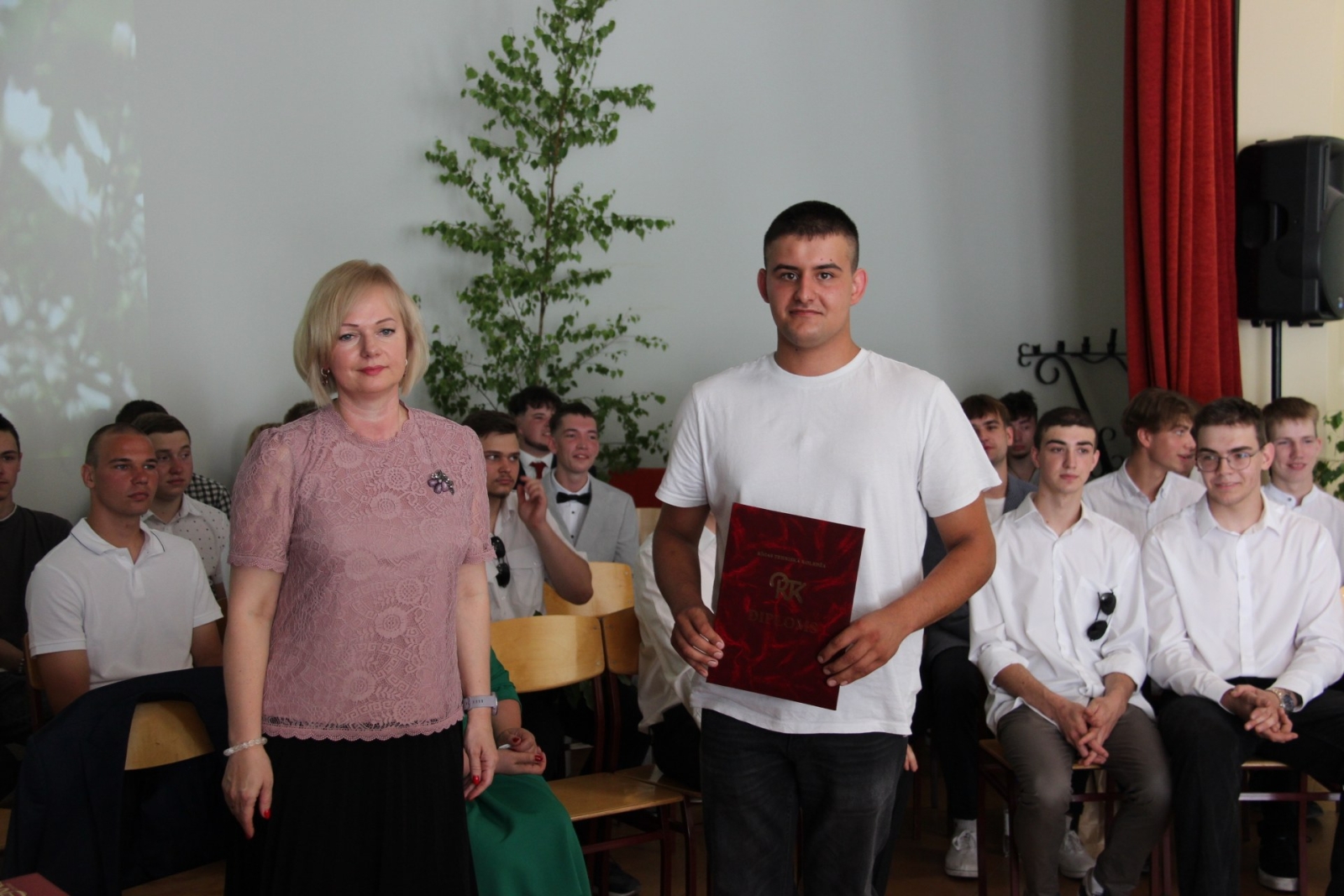 Audzēkņu izlaidums 11:00 - Foto 57