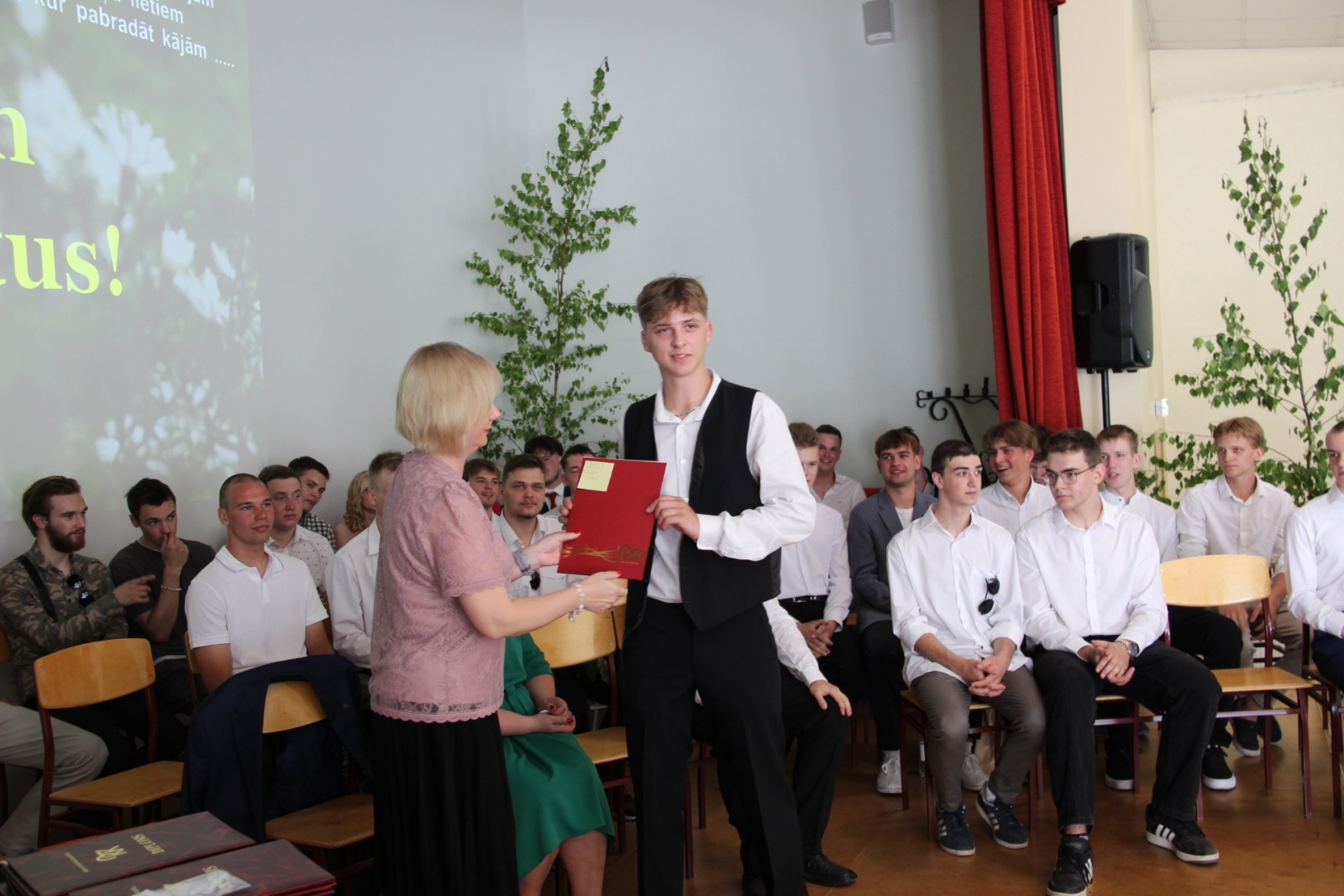 Audzēkņu izlaidums 11:00 - Foto 56