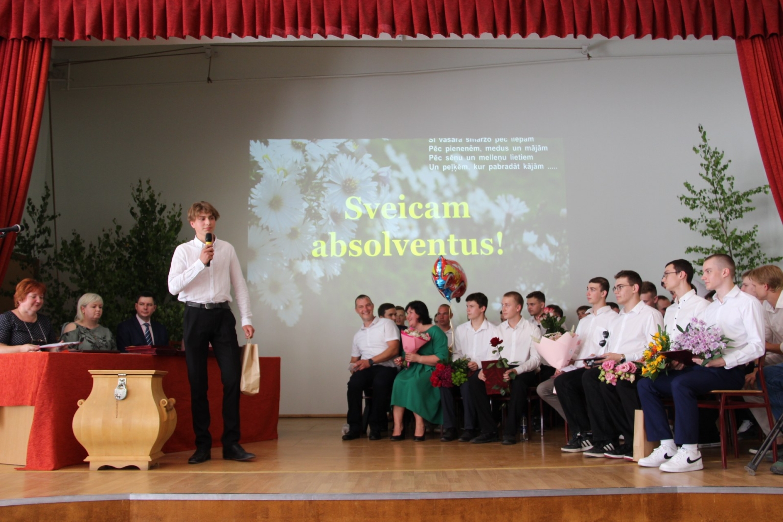 Audzēkņu izlaidums 11:00 - Foto 31