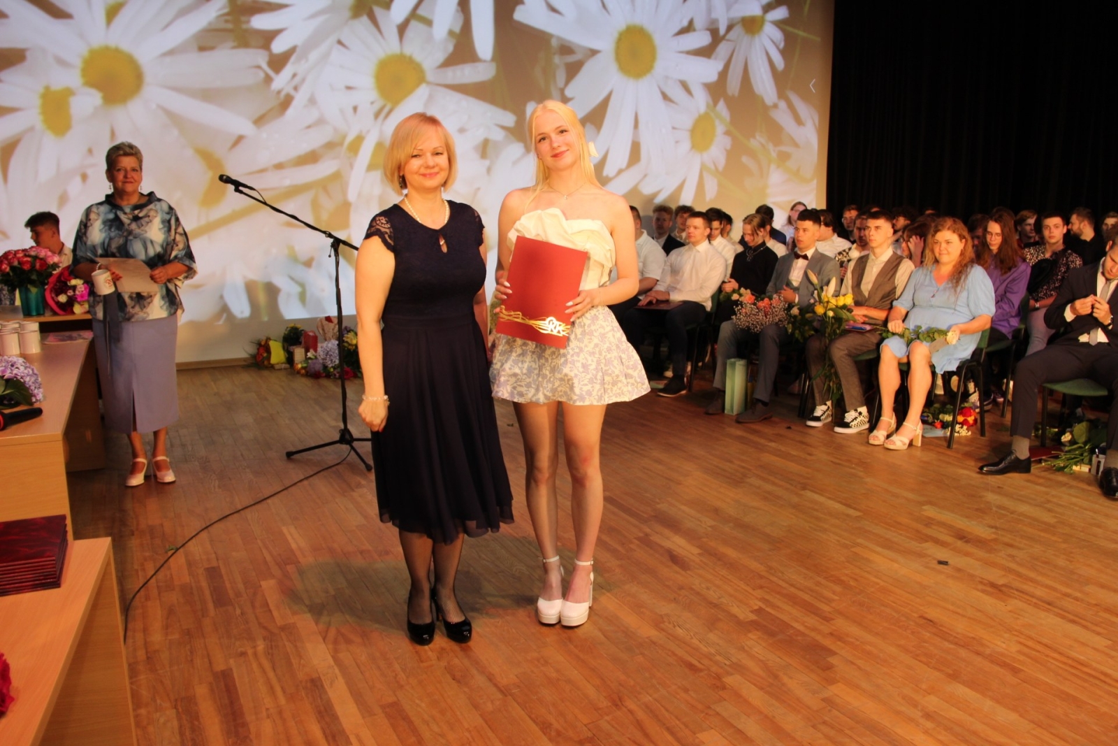 Audzēkņu izlaidums 14:00 - Foto 42